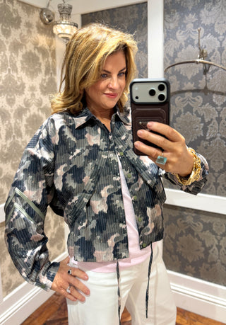 Claire Short Nu Camo Jacket